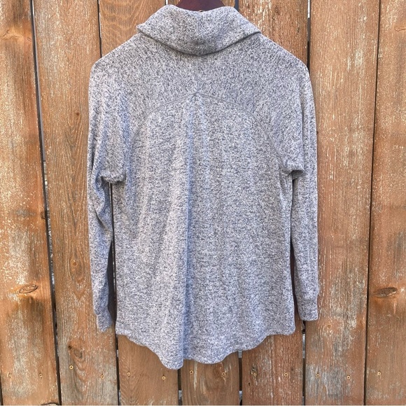 ULTRA FLIRT Women’s Gray Long Sleeve Cowl Neck‎ Sweatshirt Size Small - Picture 9 of 13